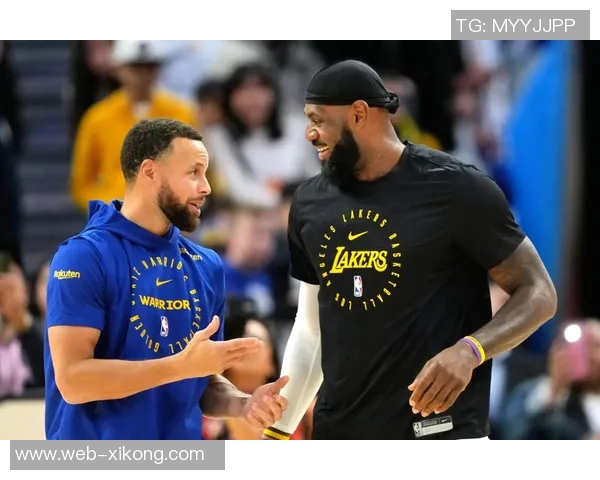 岁月如歌白发渐显詹姆斯与库里媒体日采访照引发球迷感慨 岁月如歌白发渐显詹姆斯与库里媒体日采访照引发球迷感慨