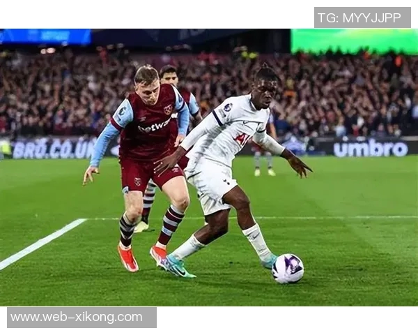 热刺球迷对球队推出的高价围巾表示强烈不满引发热议